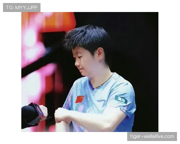 孙颖莎家门口的小区车停得跟她比赛快似的，谁真赚钱了？